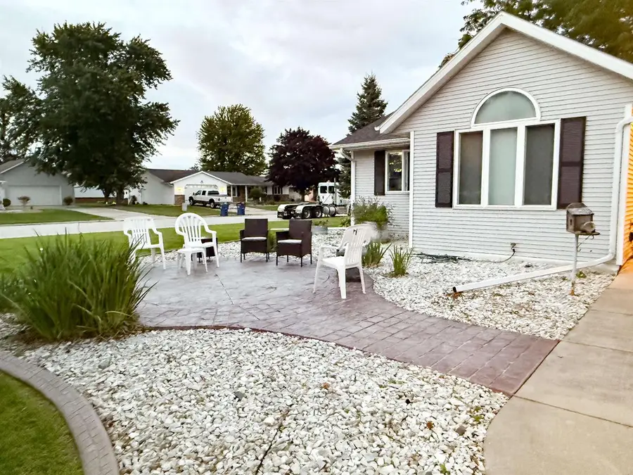 702 CAROL LANE, Pulaski, WI 54162 - Image #2