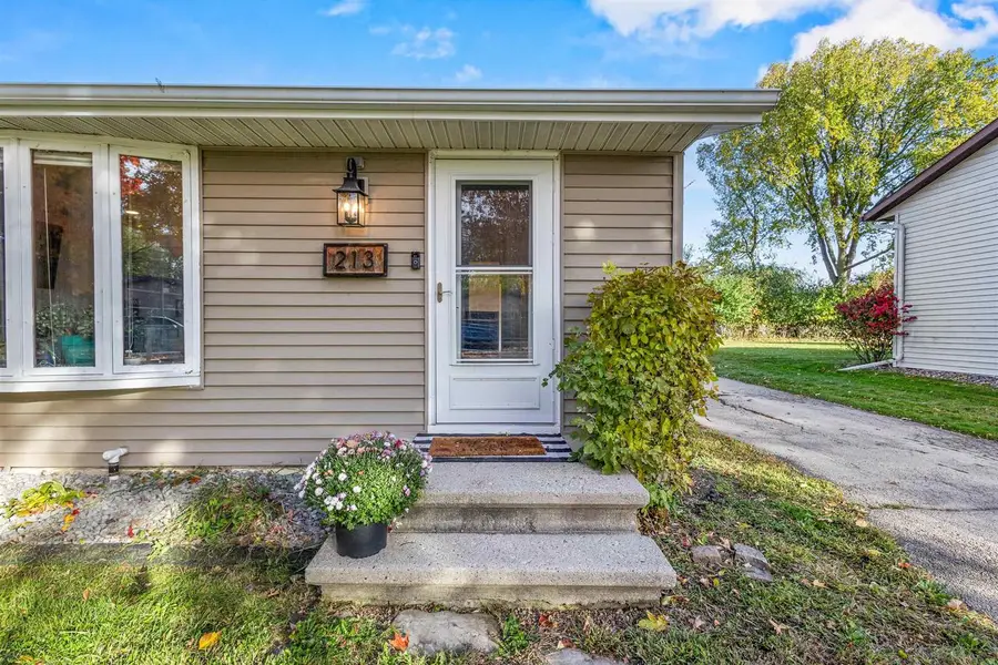213 FAIRWAY STREET, Combined Locks, WI 54113 - Image #3