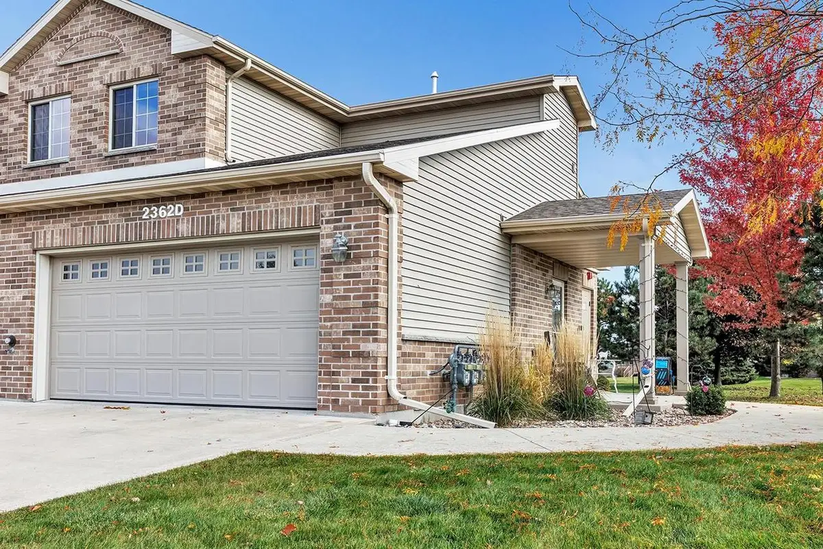 2362 E PLANK CIRCLE  #D, Appleton, WI 54915 - Image #1