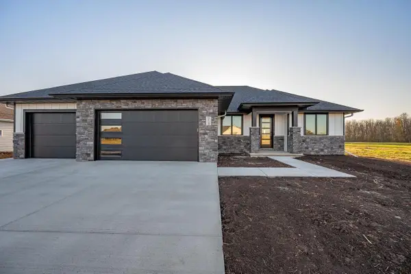 713 ROYAL ST PATS DRIVE, Wrightstown, WI 54180