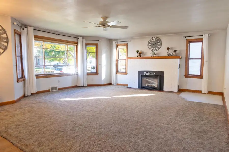 156 S JAMES STREET, Kimberly, WI 54136 - Image #2