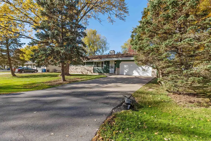 1022 GOSS AVENUE, Menasha, WI 54952 - Image #2