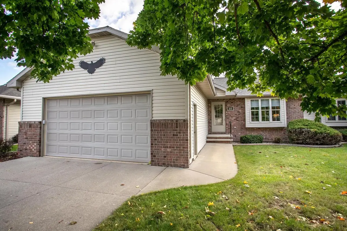 20 SPENCER VILLAGE COURT, Appleton, WI 54914 - Image #1