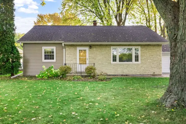 120 ANTON COURT, Appleton, WI 54915