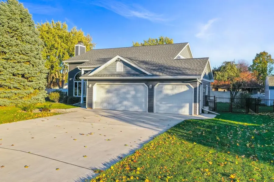 3897 JENKEL TERRACE, Green Bay, WI 54301 - Image #2