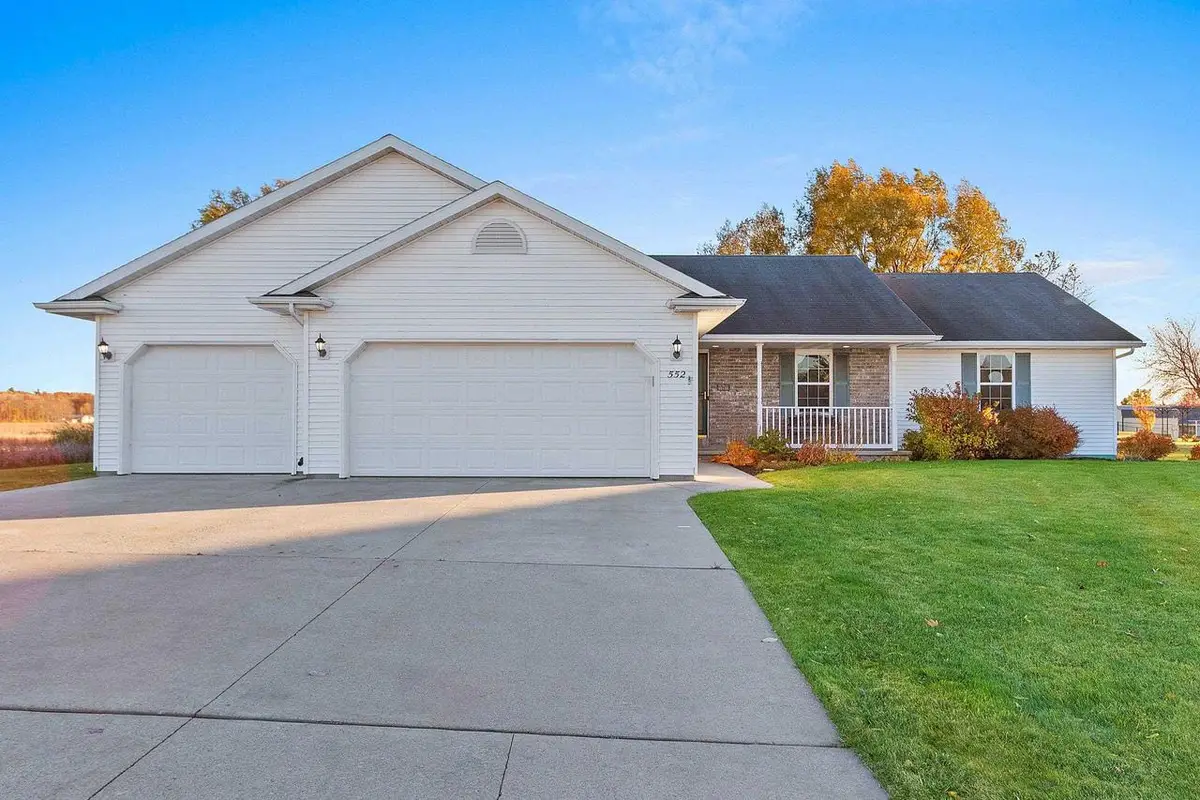 552 SONGBIRD AVENUE, Wrightstown, WI 54180 - Image #1