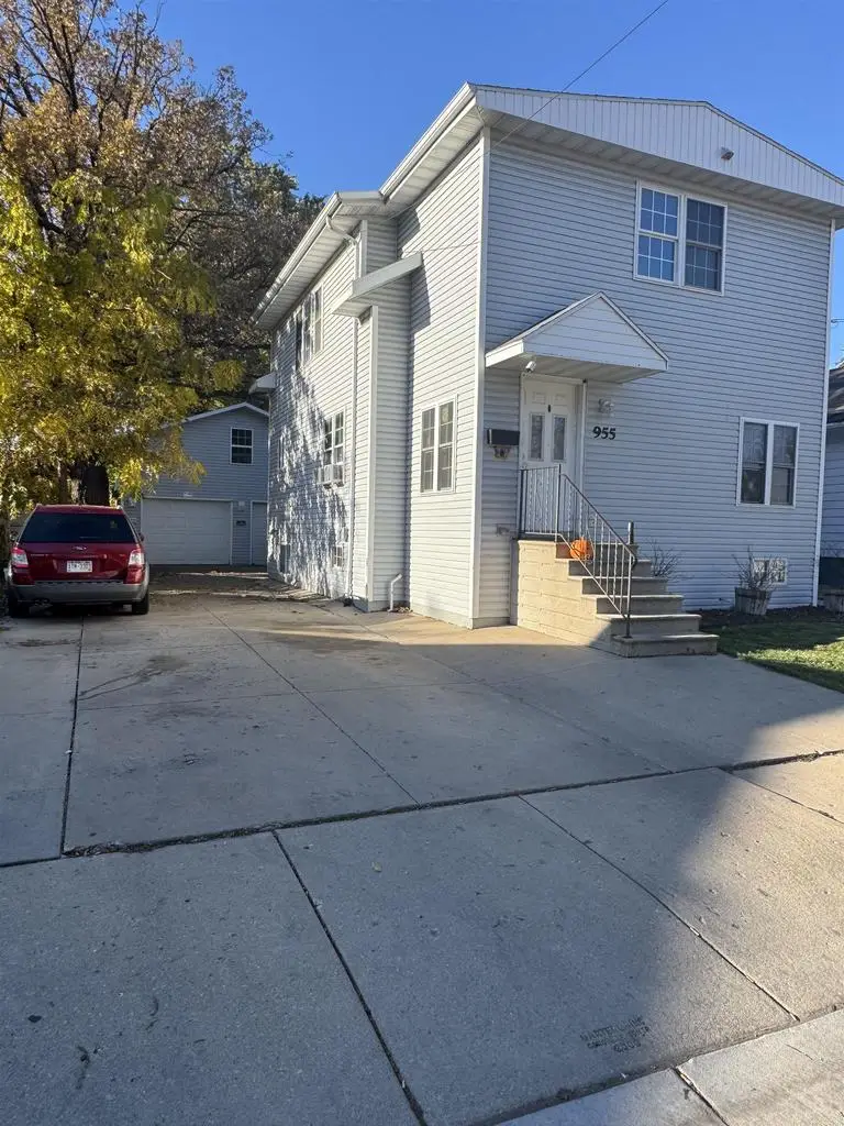 955 DENIS PLACE, Green Bay, WI 54303 - Image #1