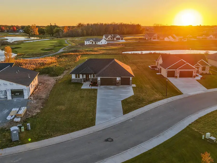 302 KERRIGAN DRIVE, Wrightstown, WI 54180 - Image #2