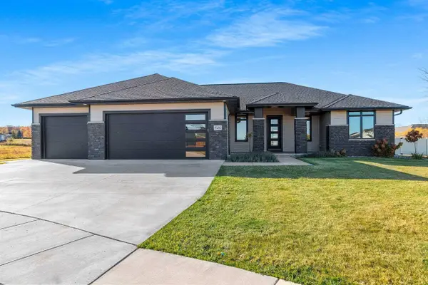 1526 RED HAWK LANDING TRAIL, De Pere, WI 54115