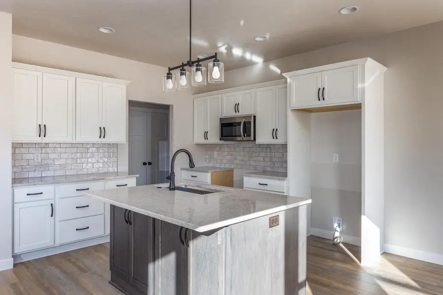 1009 LOTUS TRAIL, Menasha, WI 54952 - Image #2