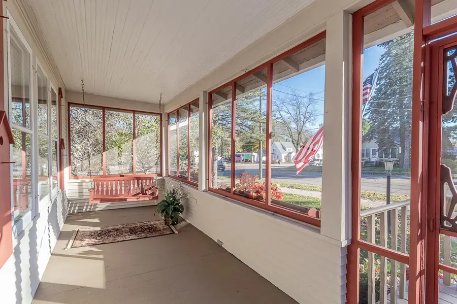 406 W FULTON STREET, Waupaca, WI 54981 - Image #3