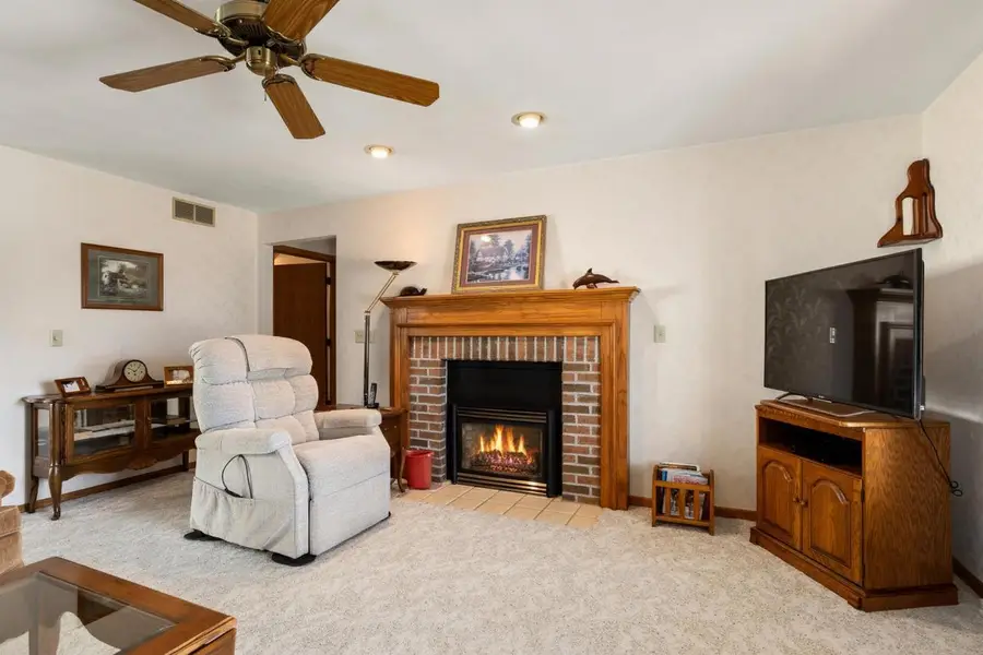 600 KAREN DRIVE, Menasha, WI 54952 - Image #3