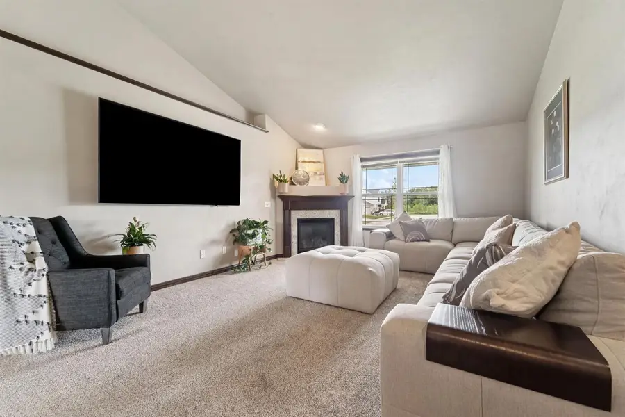 1562 LONE OAK DRIVE, Neenah, WI 54956 - Image #2