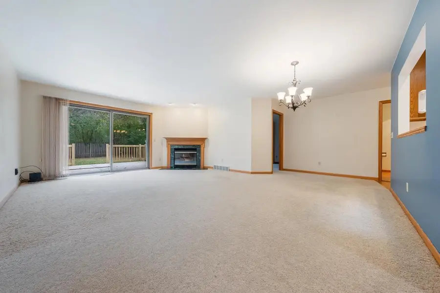 38 SPENCER VILLAGE COURT, Appleton, WI 54914 - Image #3