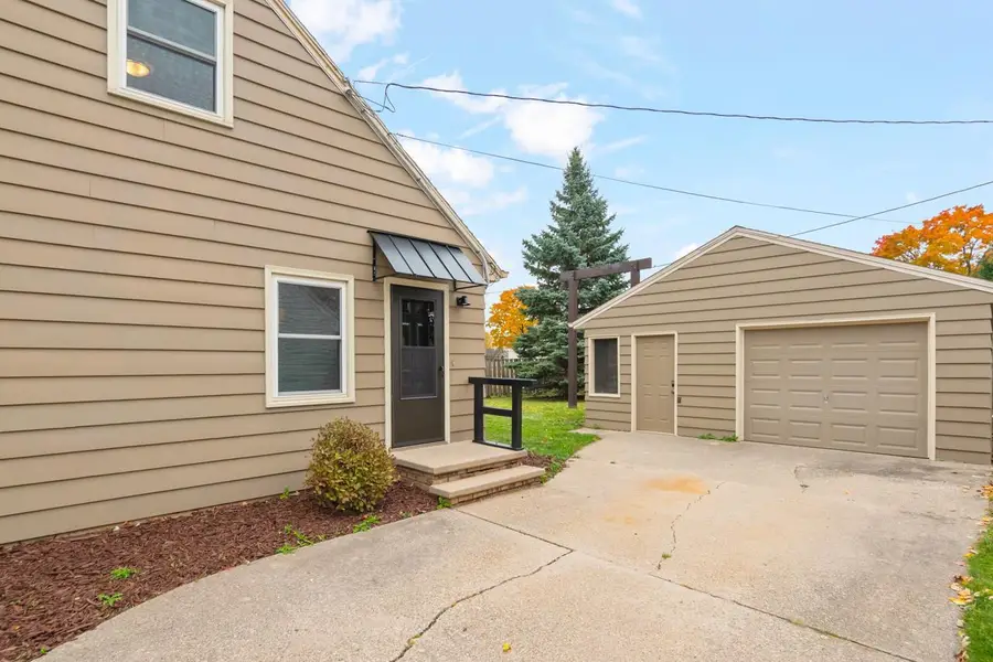 1819 E BYRD STREET, Appleton, WI 54911 - Image #3