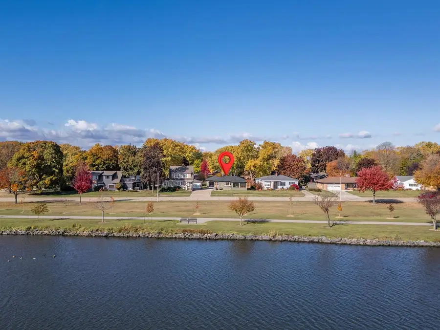 1322 MENOMINEE DRIVE, Oshkosh, WI 54901 - Image #2