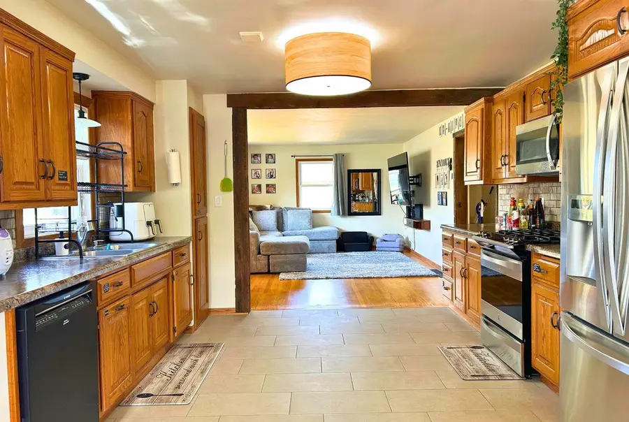 918 GROGNET STREET, Green Bay, WI 54302 - Image #2