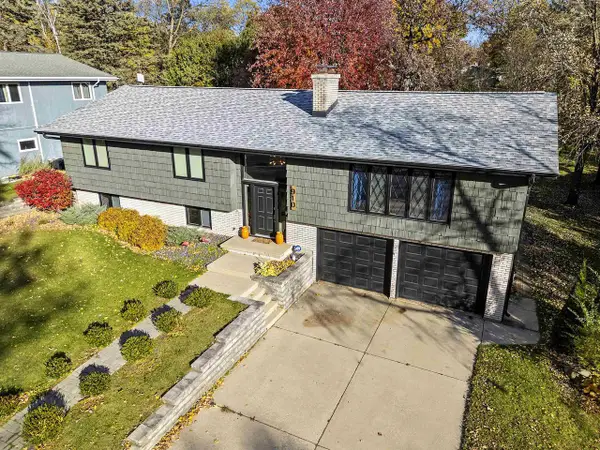 910 PINE RIDGE DRIVE, Green Bay, WI 54311