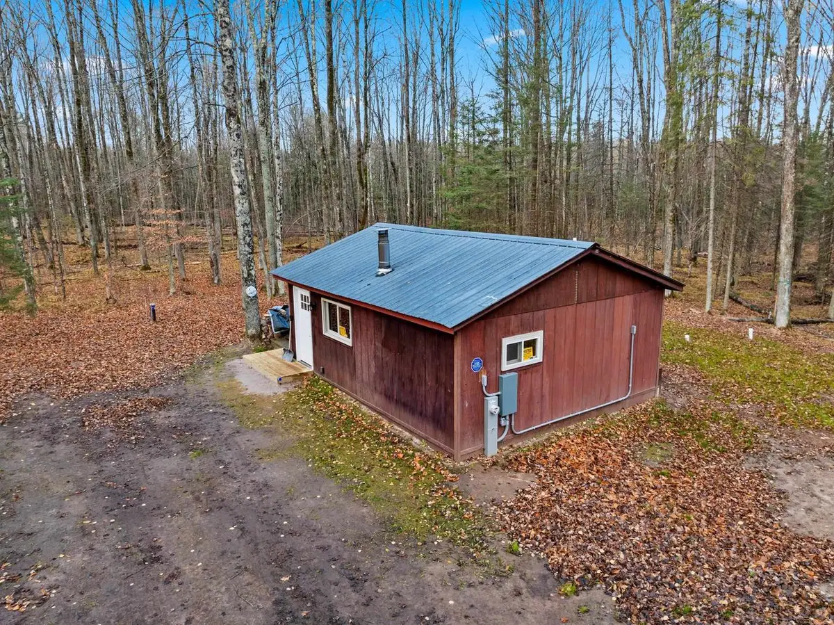 W5065 BEAR PAW ROAD, Amberg, WI 54102 - Image #1
