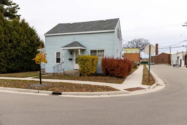 1200 MERRYMAN STREET, Marinette, WI 54143