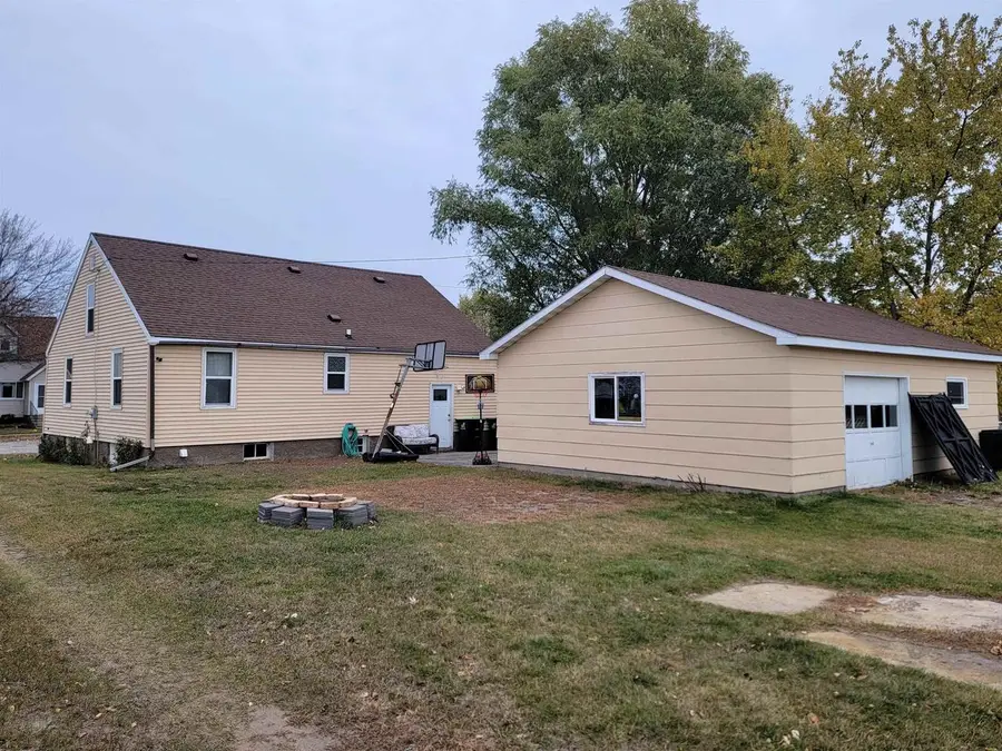 1605 25TH AVENUE, Menominee, MI 49858 - Image #2