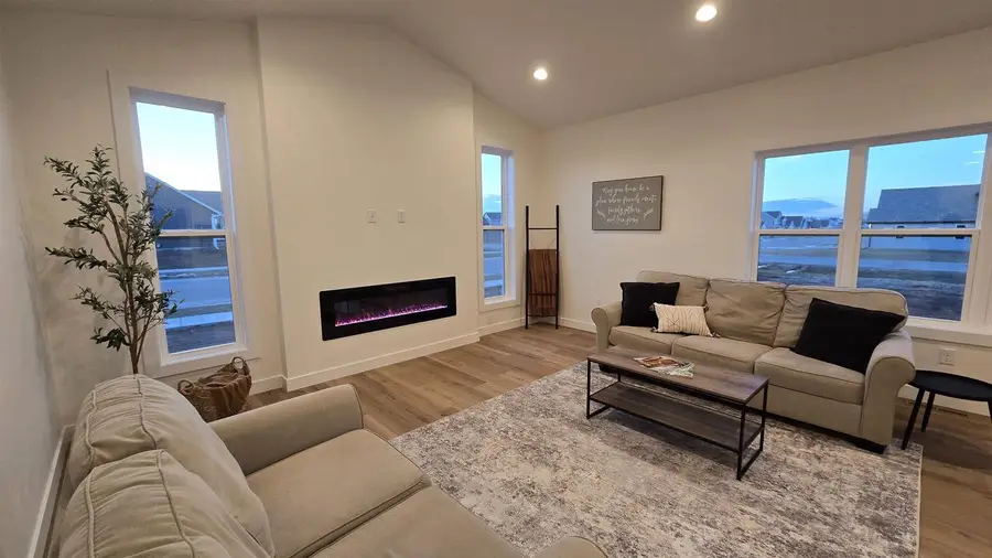 N9270 ANTON STREET, Appleton, WI 54915 - Image #3