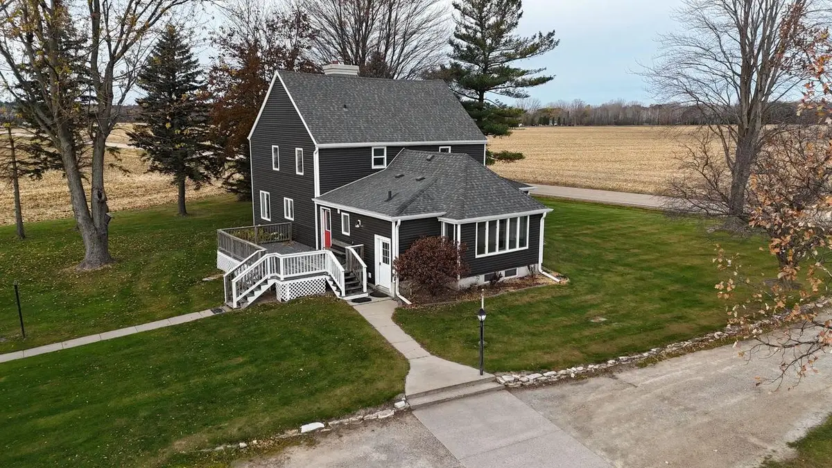 W7185 COUNTY ROAD P, Shiocton, WI 54170 - Image #1
