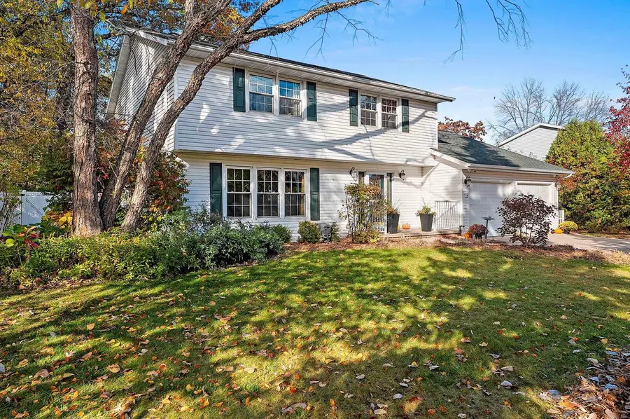 404 STONEHEDGE ROAD, Green Bay, WI 54302 - Image #2