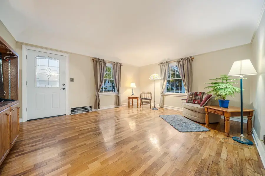 1717 N HARRIMAN STREET, Appleton, WI 54911 - Image #2