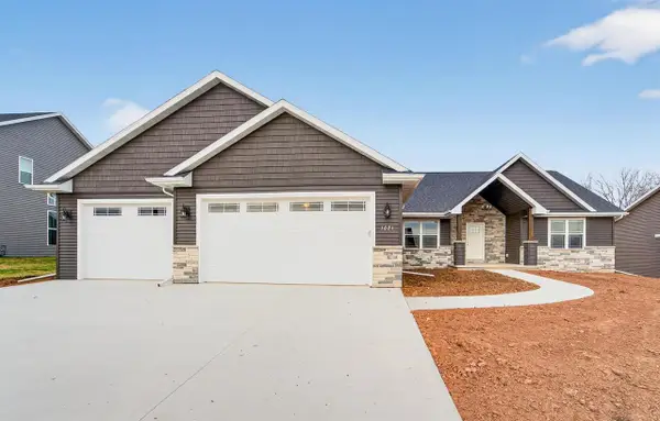 1621 FOUNDERS STREET, Neenah, WI 54956