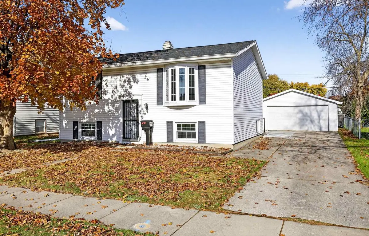 1200 W BELL AVENUE, Appleton, WI 54914 - Image #1