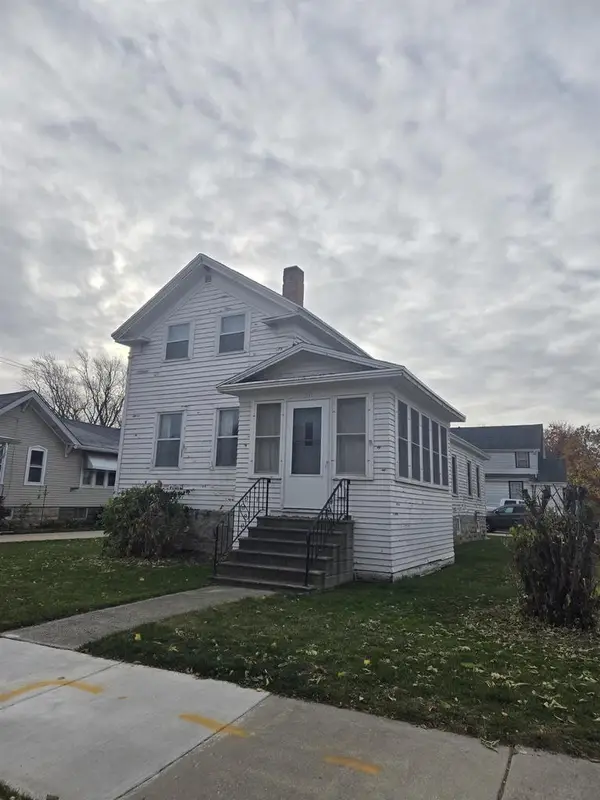 51 W 12TH AVENUE, Oshkosh, WI 54902