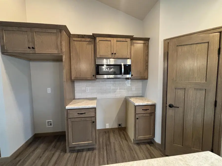 2060 BEAR PAW TRAIL, Kaukauna, WI 54130 - Image #2