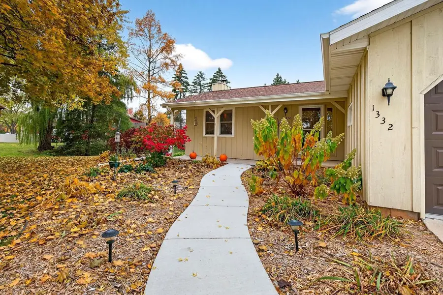 1332 LIBERTY COURT, Neenah, WI 54956 - Image #3