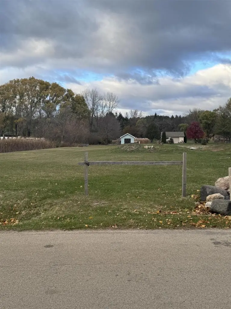 651 E RIVER DRIVE, Omro, WI 54963 - Image #3