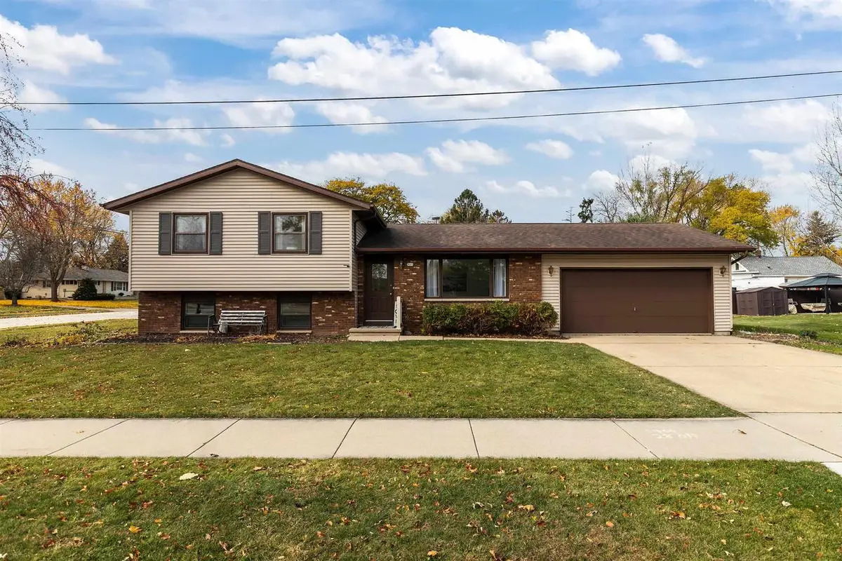 905 BAUMAN STREET, Oshkosh, WI 54902 - Image #1