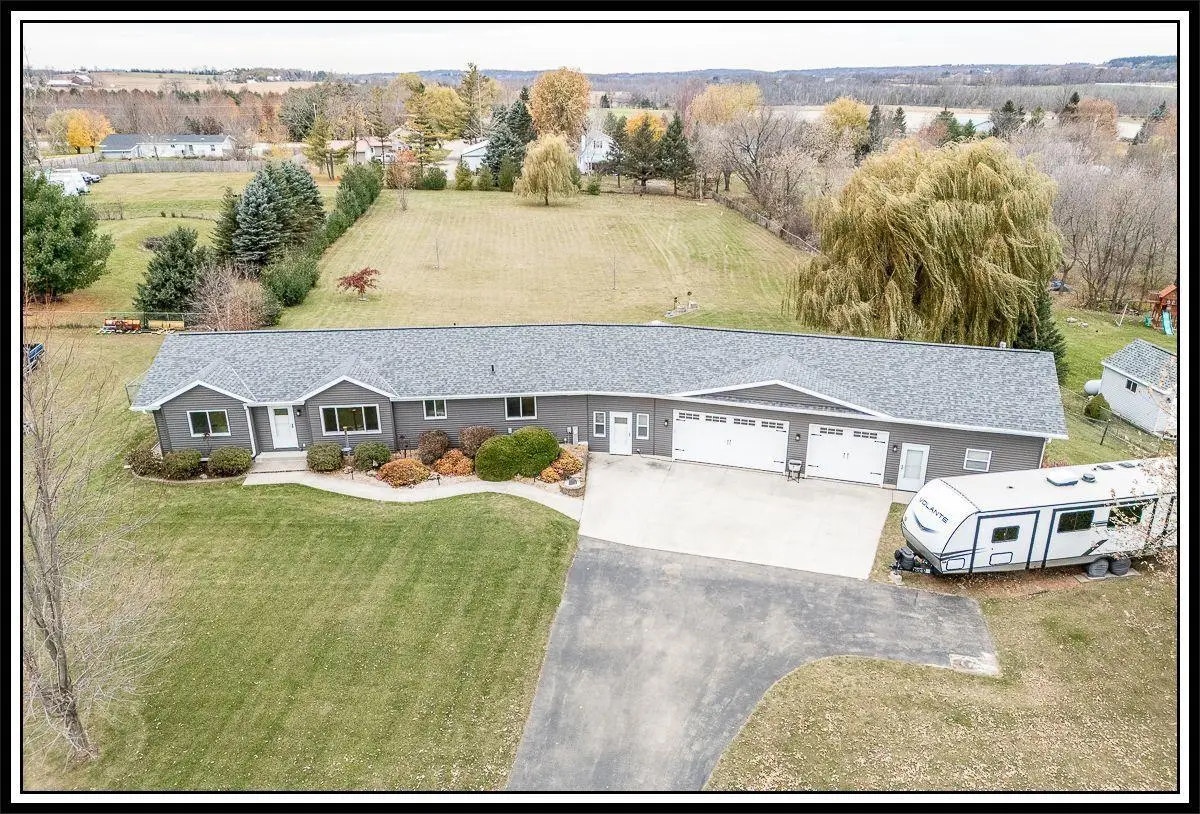 N1613 ERDINE LANE, Hortonville, WI 54944 - Image #1
