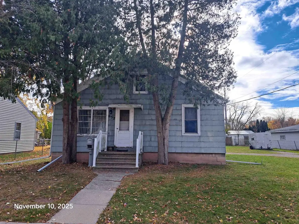 652 MCKINLEY STREET, Neenah, WI 54956 - Image #1