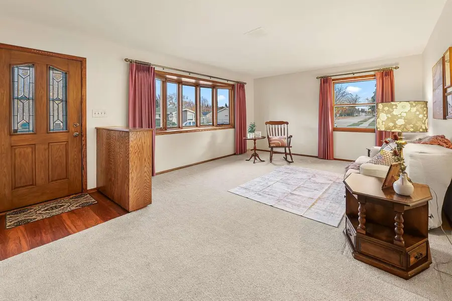 927 REICHOW STREET, Oshkosh, WI 54902 - Image #2