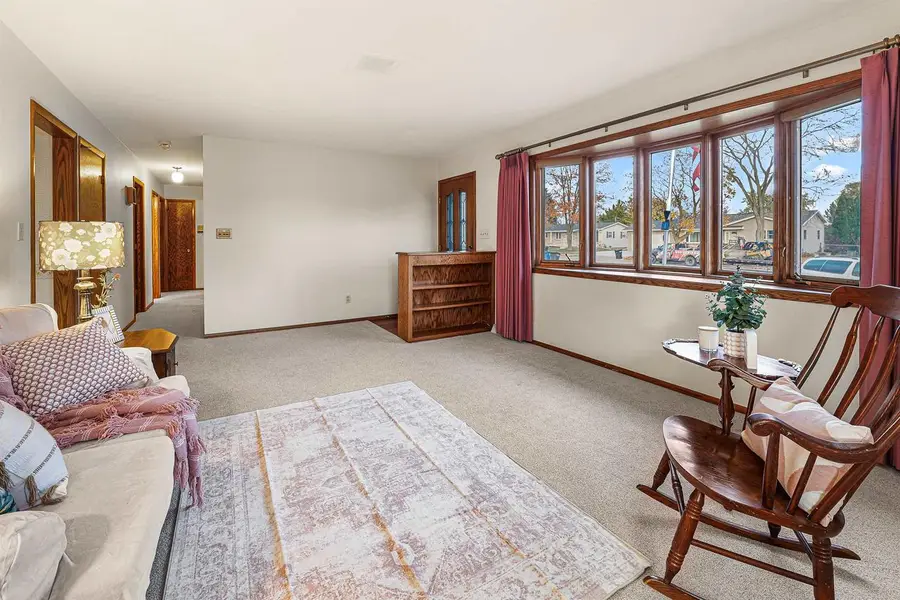 927 REICHOW STREET, Oshkosh, WI 54902 - Image #3