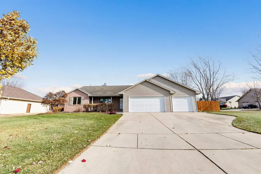 479 EARNHARDT COURT, Green Bay, WI 54311 - Image #2