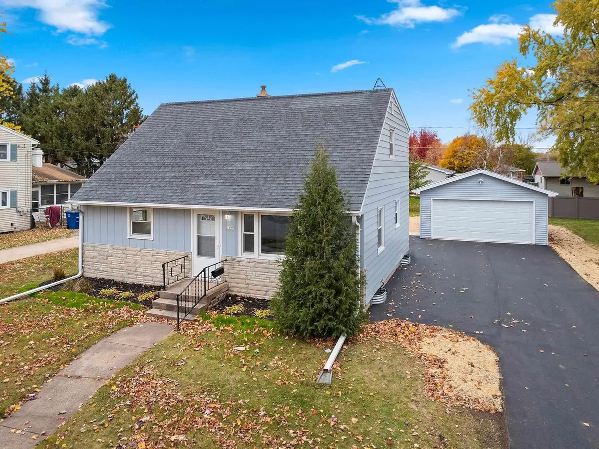 1322 W 5TH AVENUE, Oshkosh, WI 54902 - Image #1