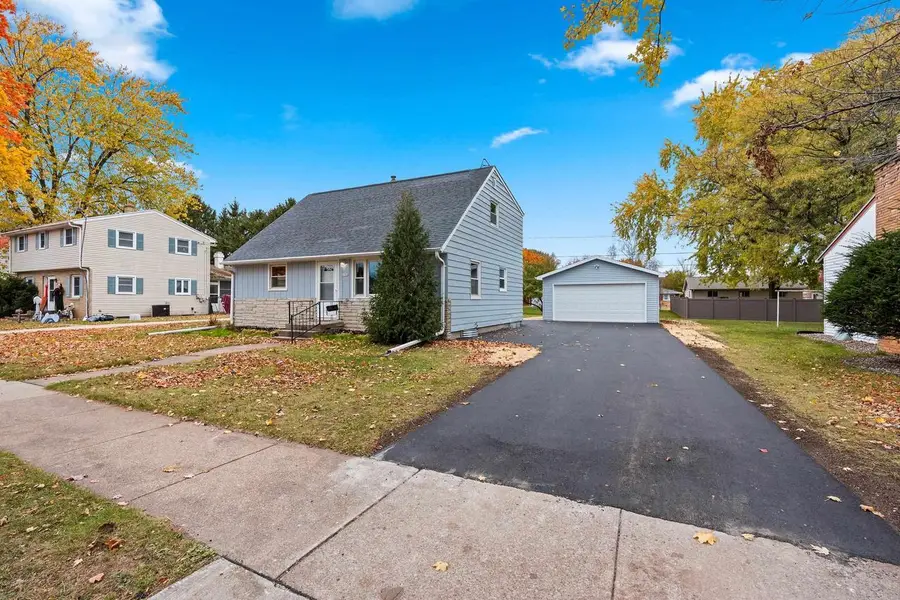 1322 W 5TH AVENUE, Oshkosh, WI 54902 - Image #3