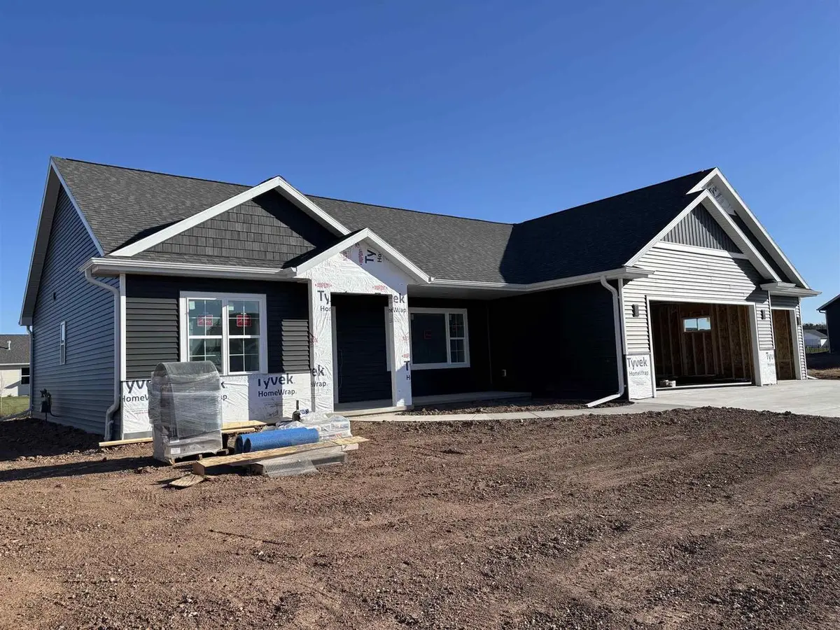 N9262 ANTON STREET, Appleton, WI 54915 - Image #1