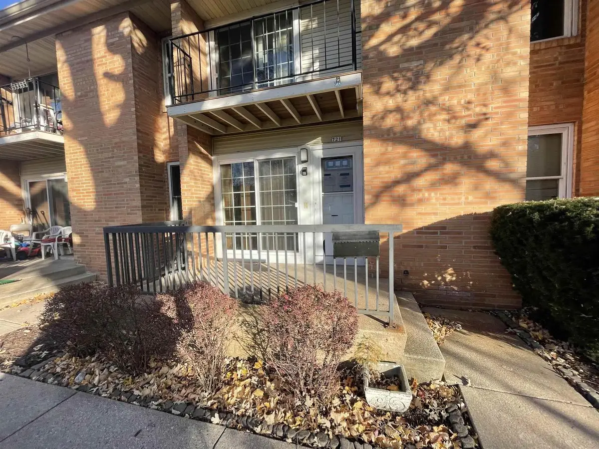 721 W 9TH AVENUE, Oshkosh, WI 54902 - Image #1