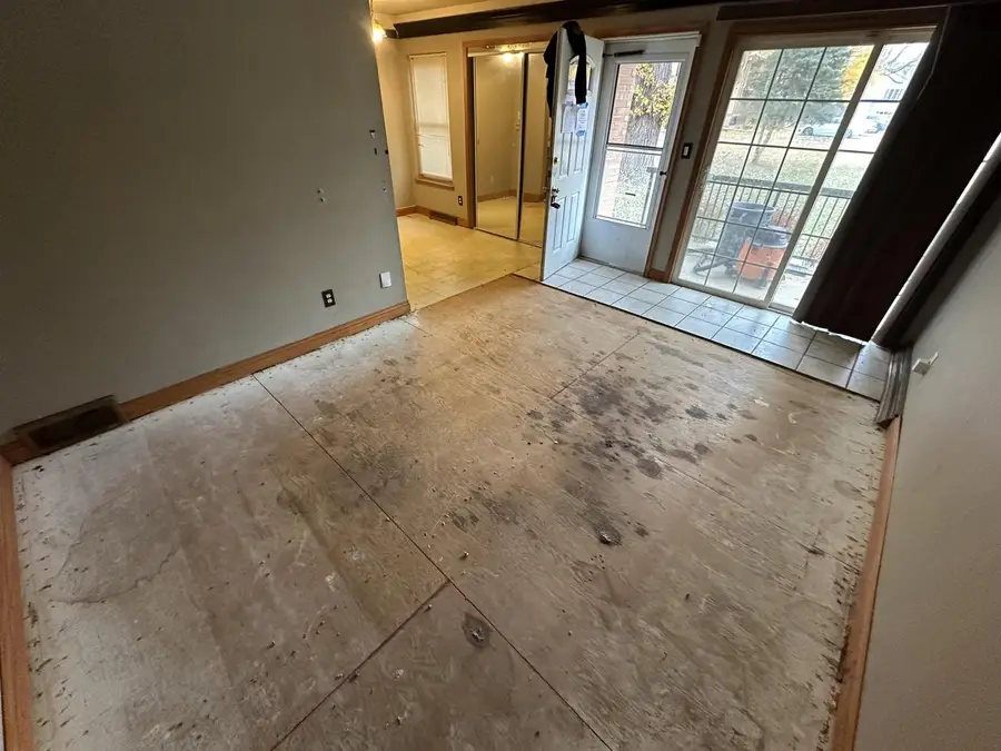 721 W 9TH AVENUE, Oshkosh, WI 54902 - Image #3