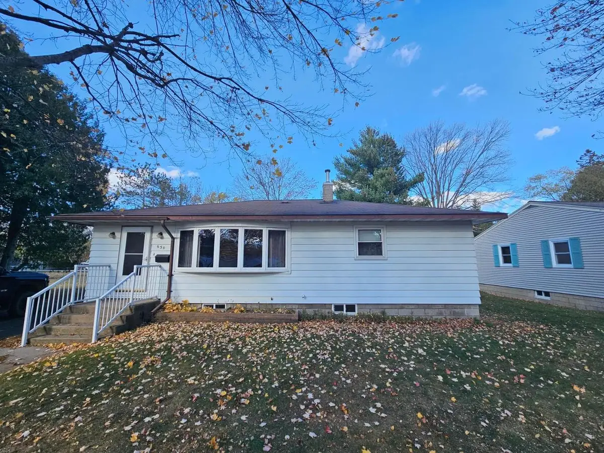 630 W HOSMER STREET, Marinette, WI 54143 - Image #1