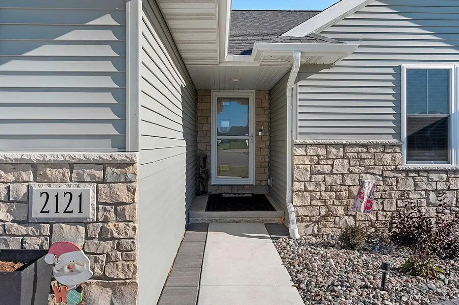 2121 DURUM COURT, Suamico, WI 54313 - Image #2