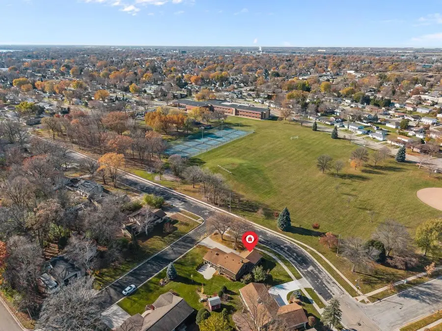 1000 GREENDALE STREET, Menasha, WI 54952 - Image #2