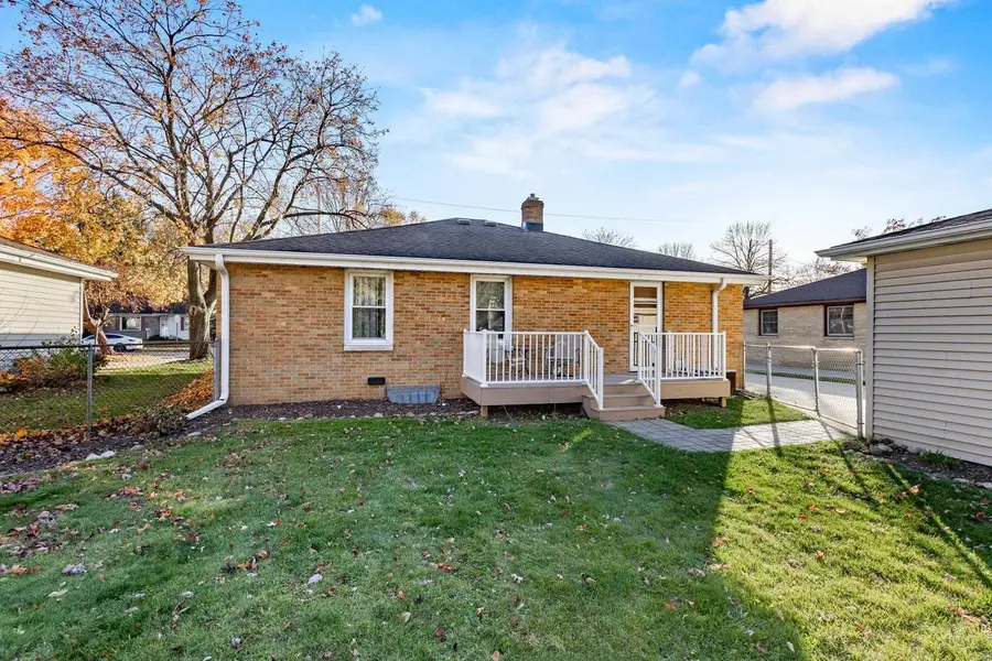 2011 HILLVIEW DRIVE, Green Bay, WI 54302 - Image #3